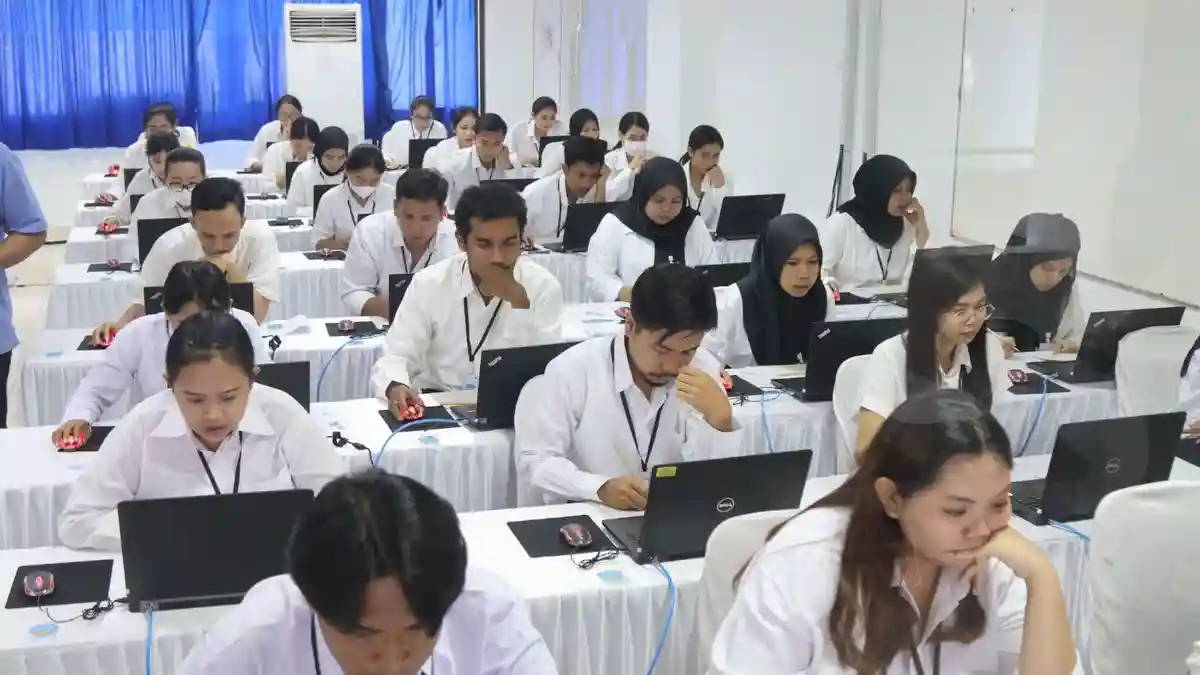 sewa laptop pusdikpom 300 Laptop